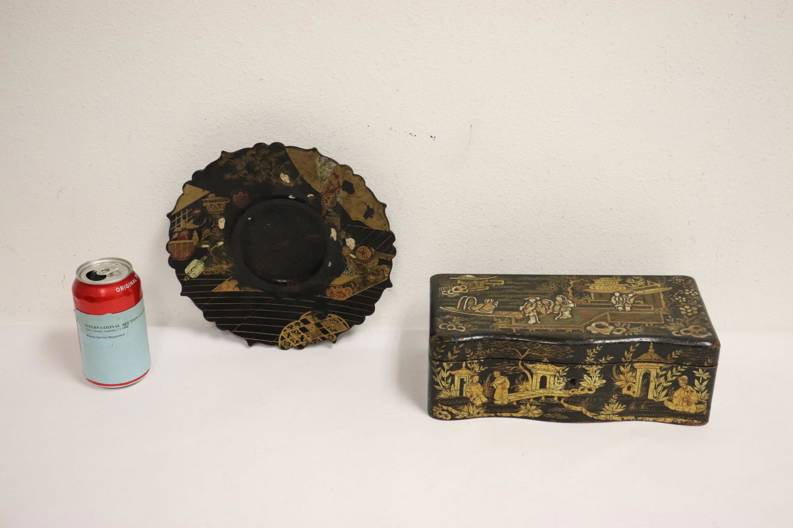 Antique Chinese/Japanese lacquer box & plate (1 of 11)
