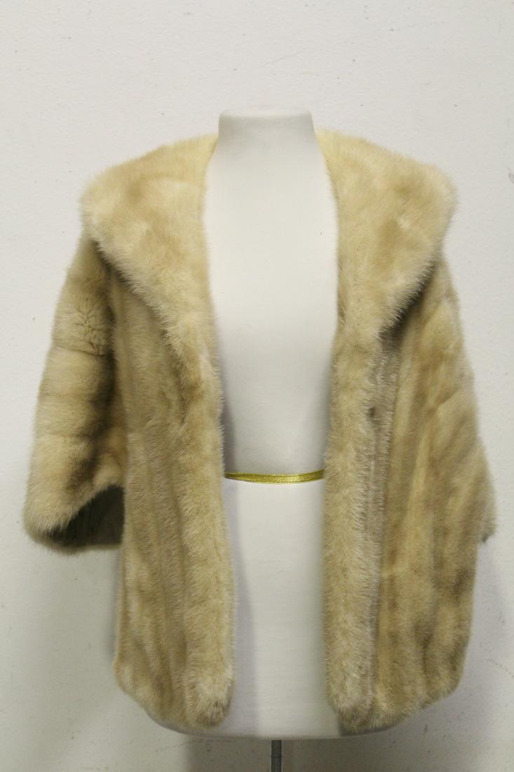 A fine white mink stole (1 of 9)