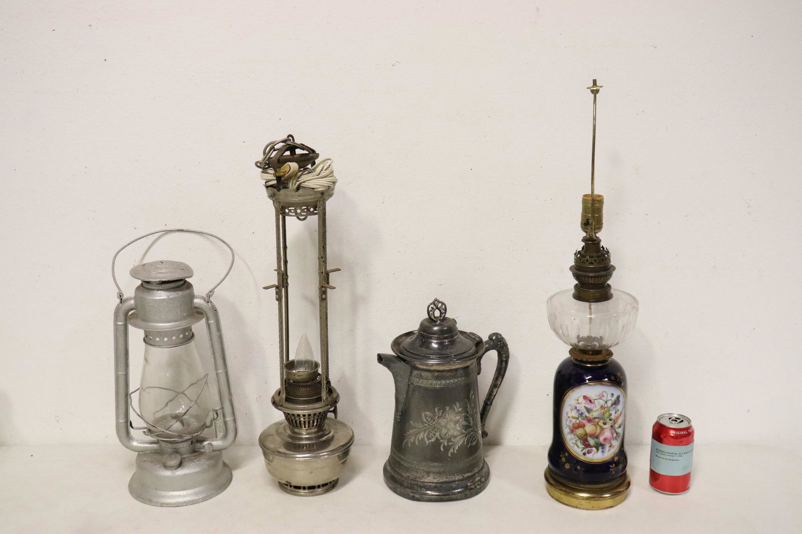 3 vintage oil lamps, & a Victorian silverplate decanter (1 of 9)