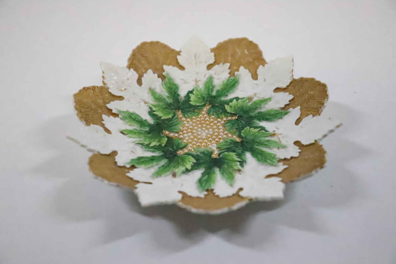 A small Meissen plate: A small Meissen plate, 0.85"Hx5.55"dia