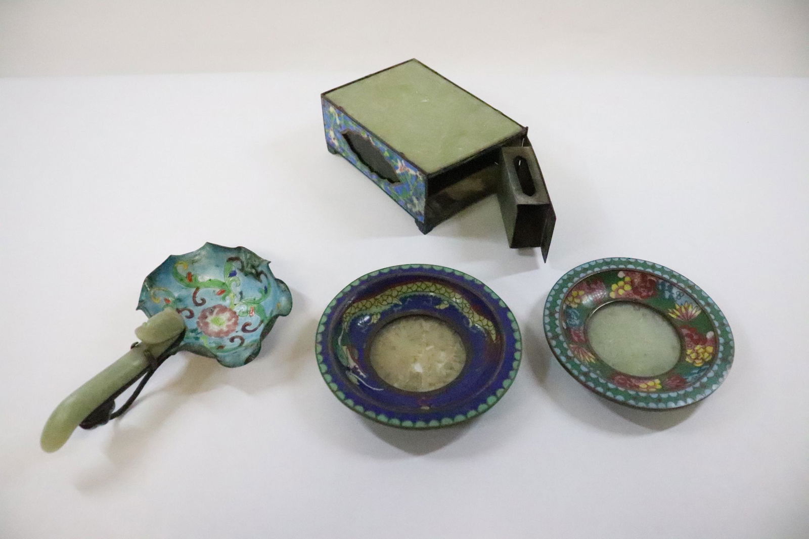 4 Chinese enamel pieces with jade decoration (1 of 12)