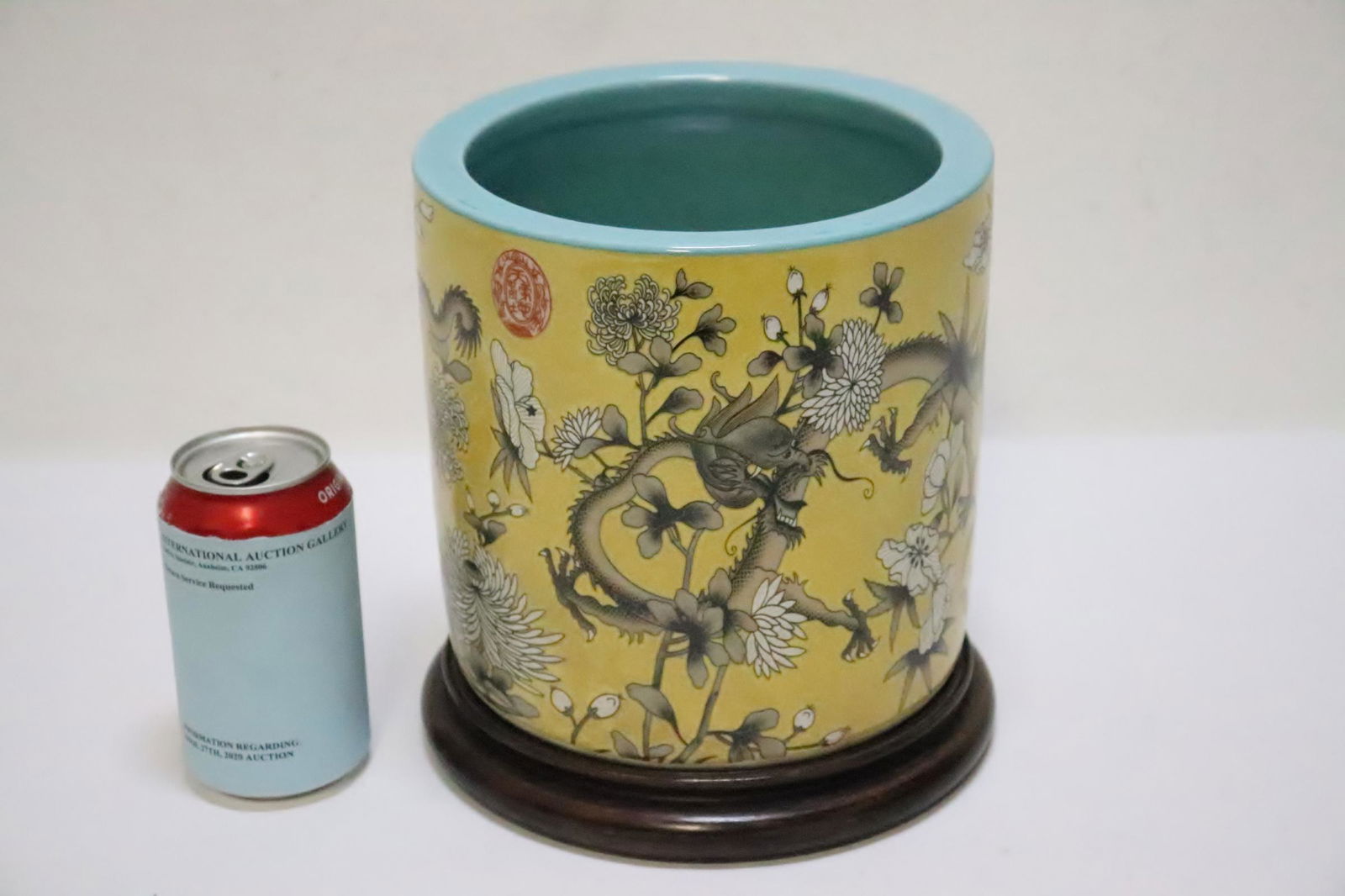 Beautiful large famille rose brush holder (1 of 10)