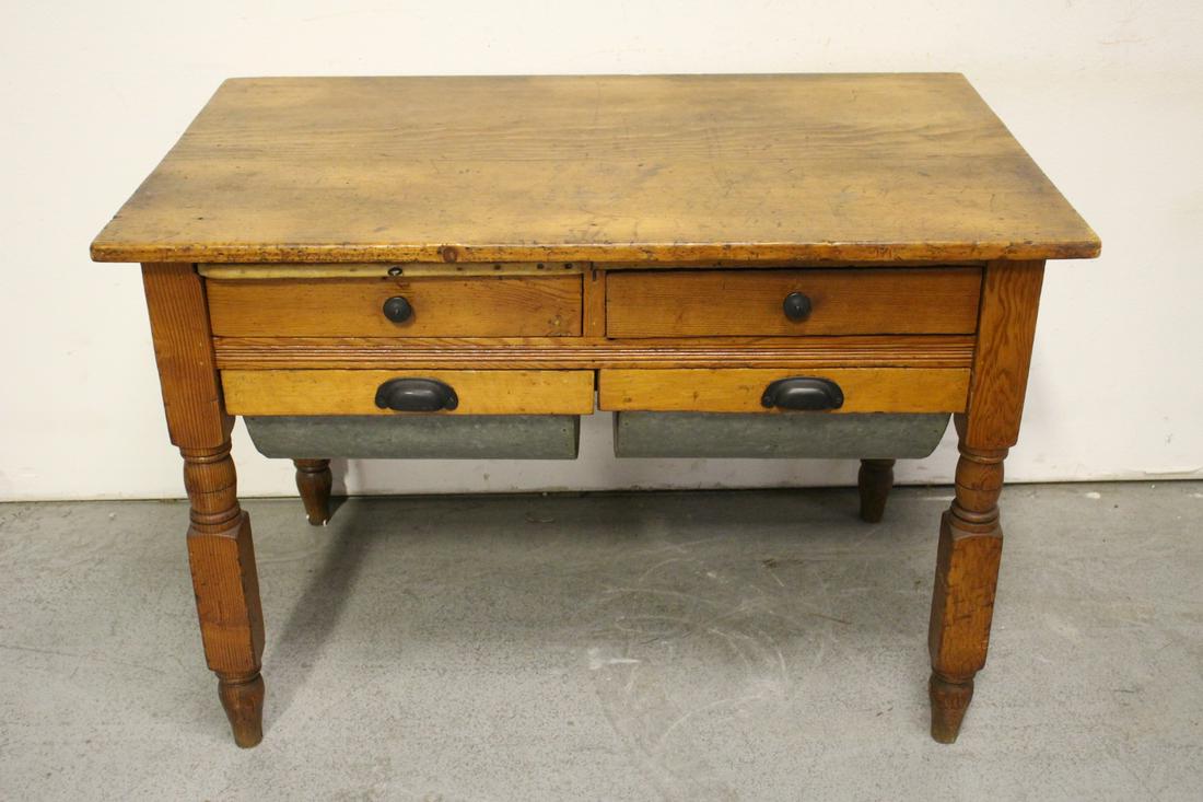 Victorian kitchen table: Victorian kitchen table, 29.8"Hx43.65"x26.75"