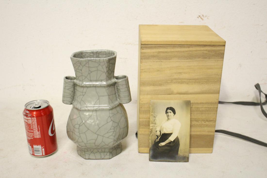 Chinese antique porcelain vase with fitted box: An important Chinese antique Song style crackleware porcelain vase (9.2"Hx5.85"x4.8") with fitted box