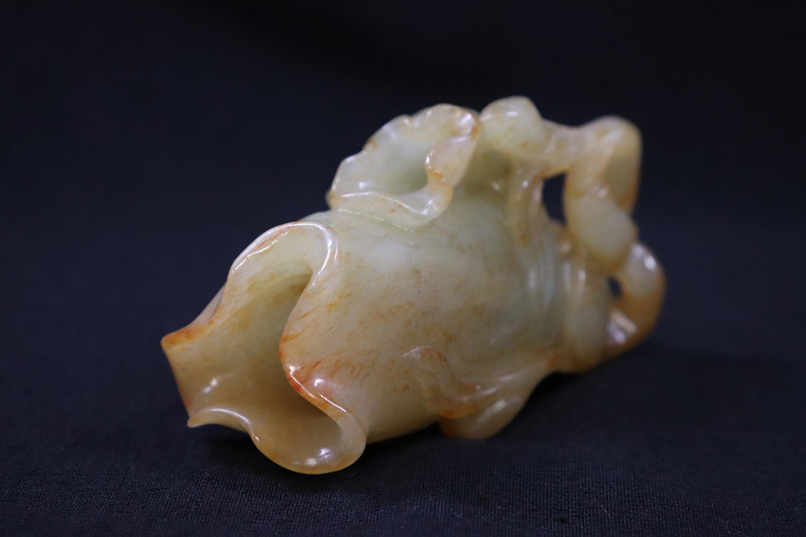 Small Chinese jade carved vase (1 of 10)