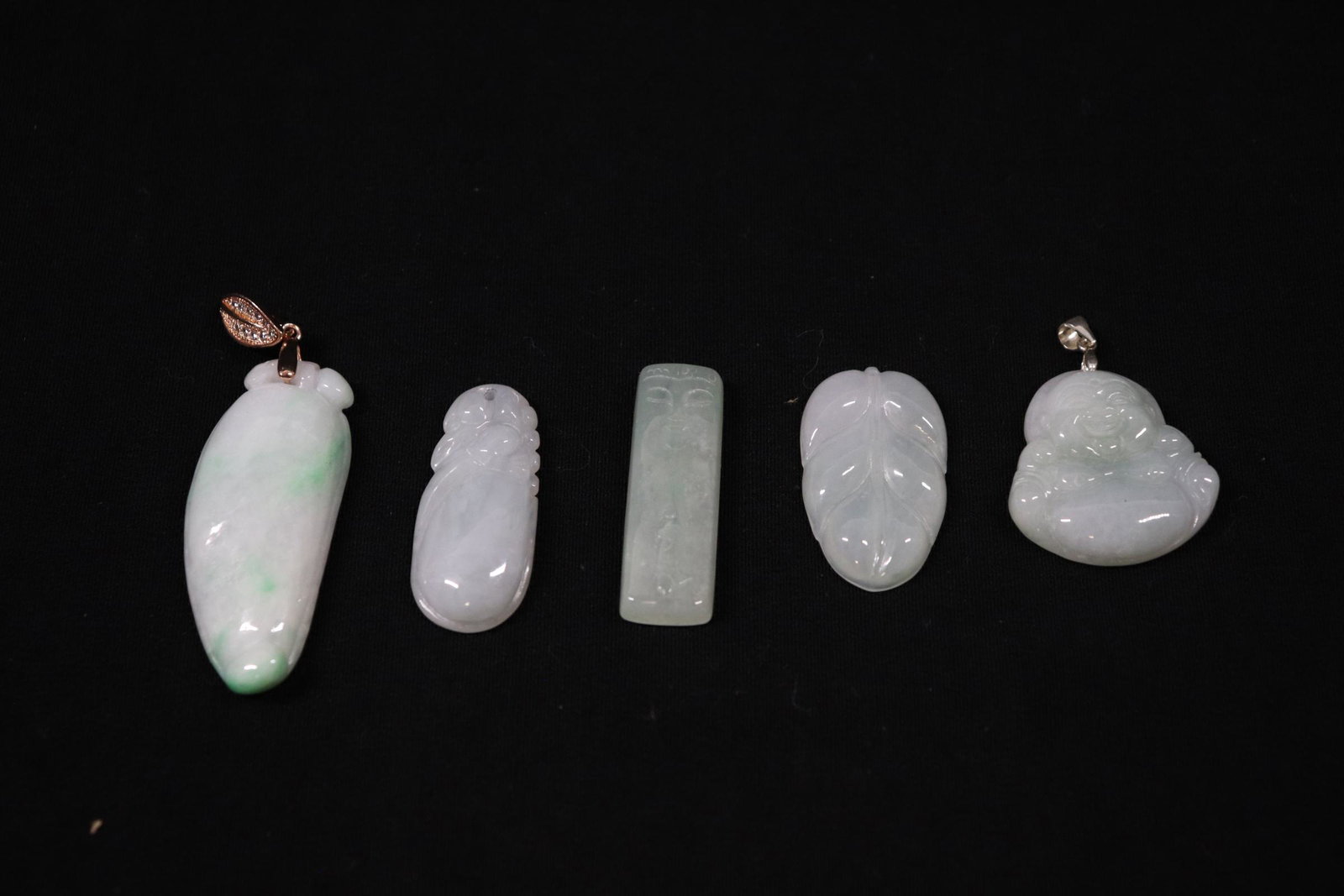 5 jadeite carved ornaments: 5 jadeite carved ornaments, 1.18"x0.7"x0.15" - 1.75"x0.75"x0.25"