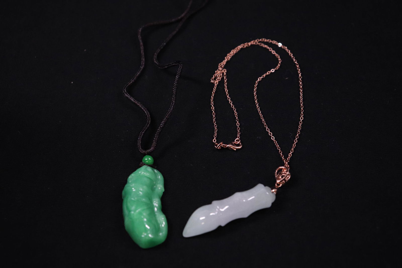 2 jadeite carved ornaments (1 of 11)