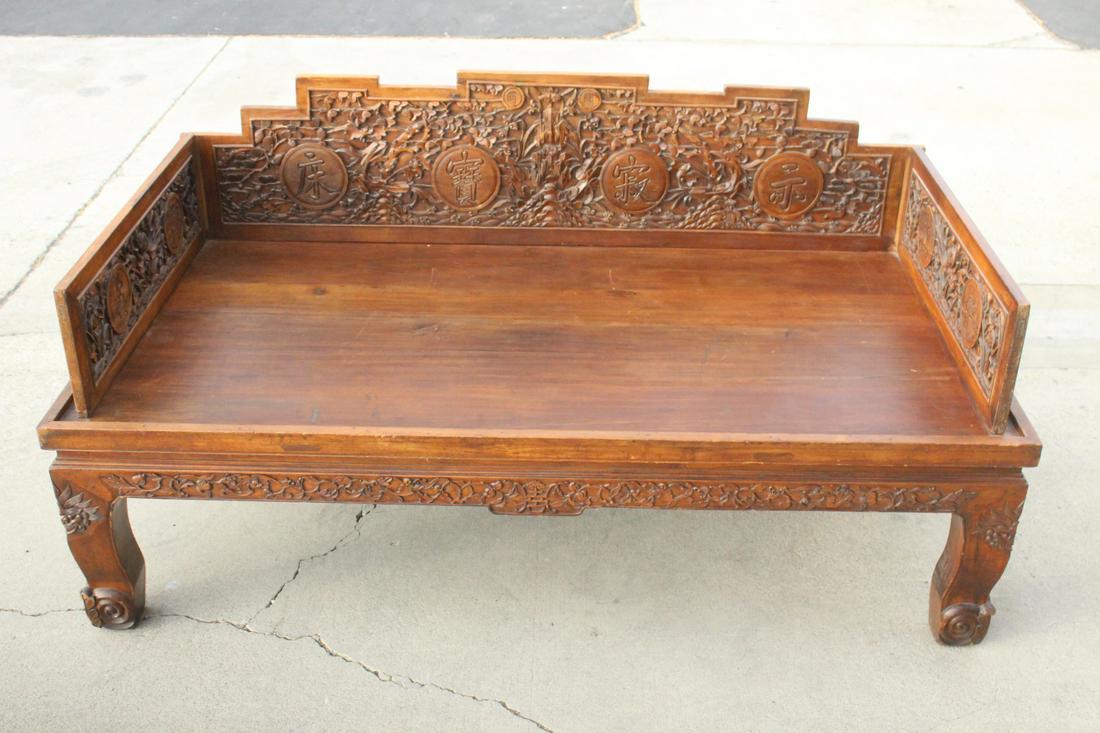 Large Chinese finely carved Lohan bed: Large Chinese finely carved Lohan bed, 83.2"x44.3"x42.1"