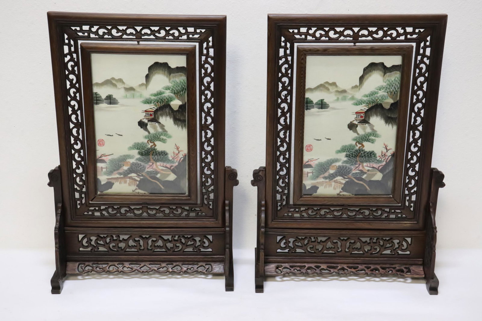 2 Chinese rosewood framed embroidery panels (1 of 13)