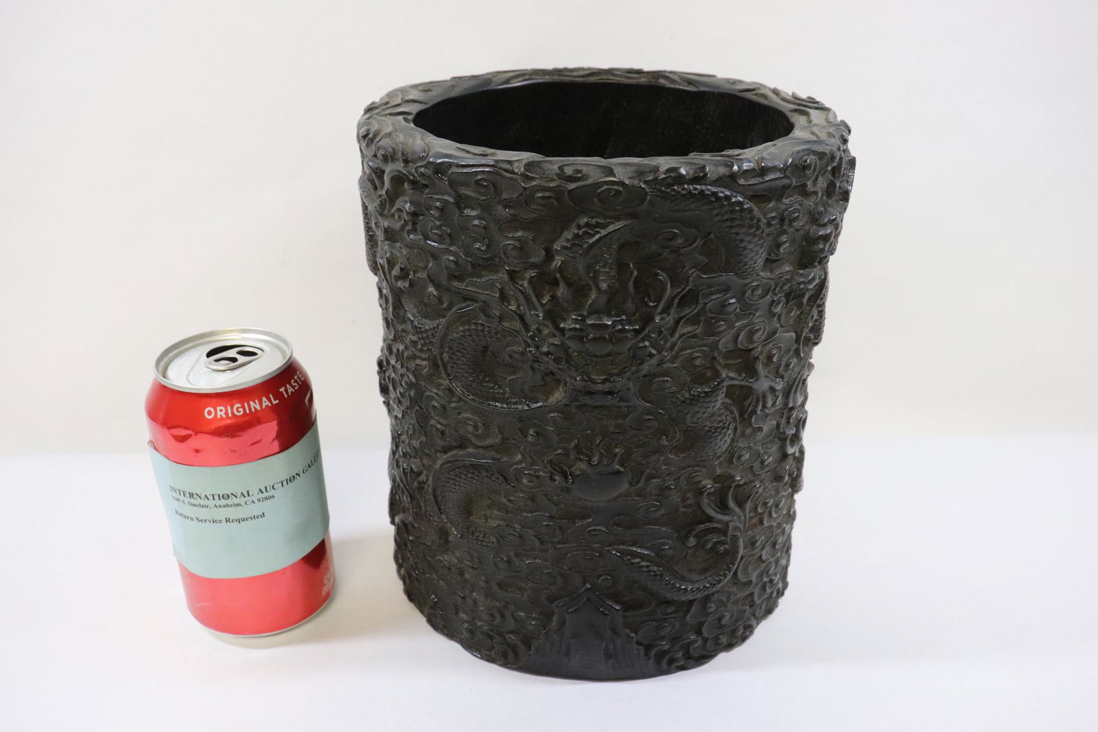 Fine Chinese wood carved brush holder (1 of 11)