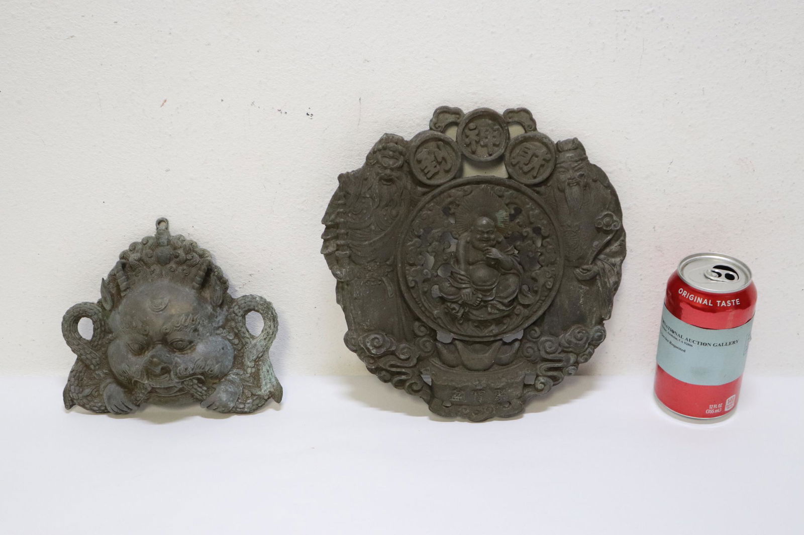 2 Chinese bronze wall hanging plaques (1 of 9)