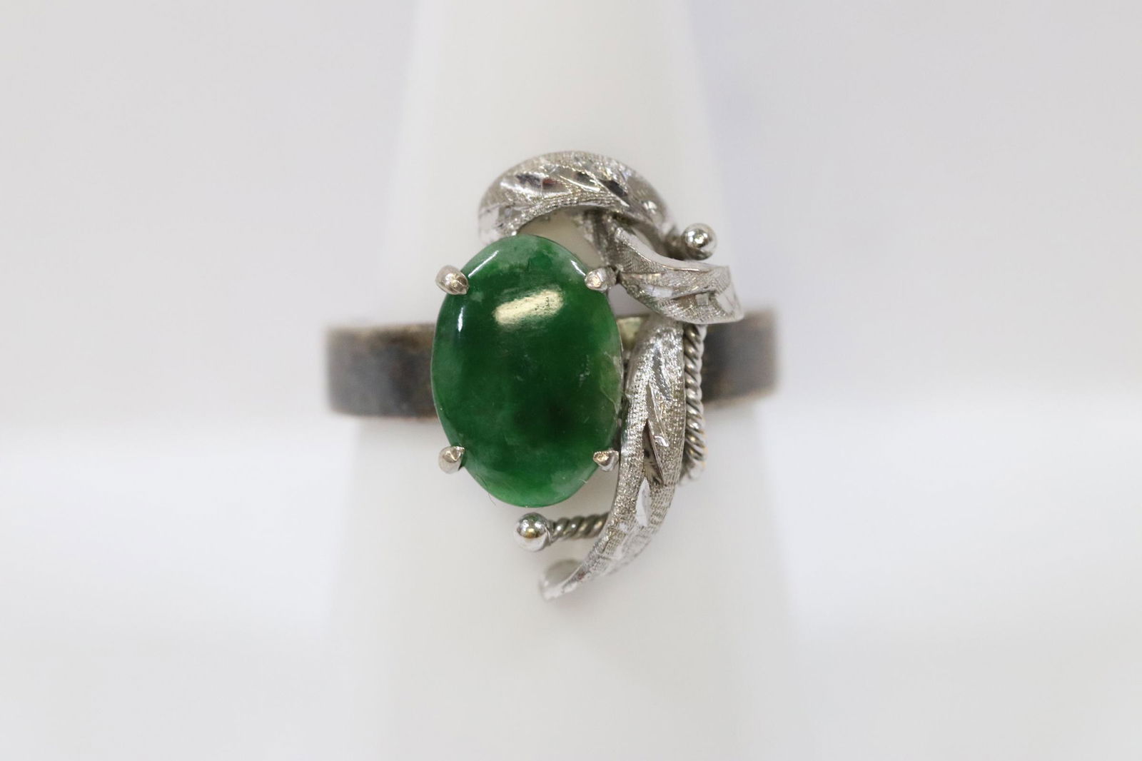 Chinese antique silver jadeite ring (1 of 10)