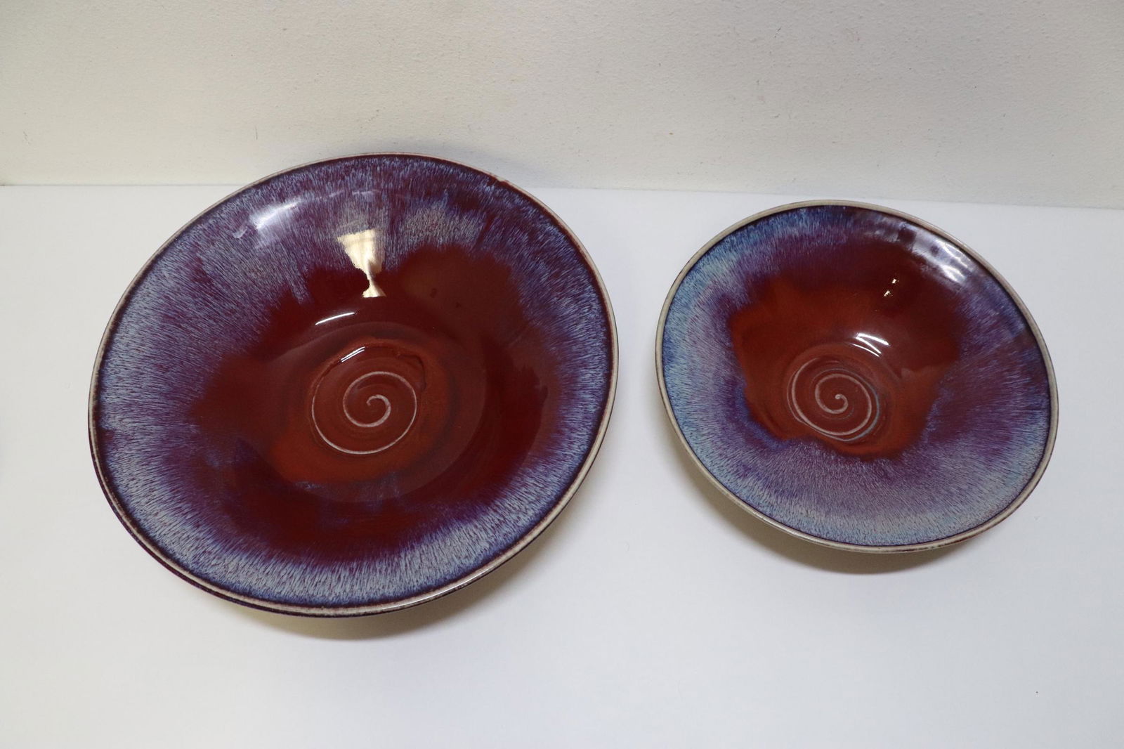 2 Chinese/ Japanese red glazed large pottery bowls (1 of 12)
