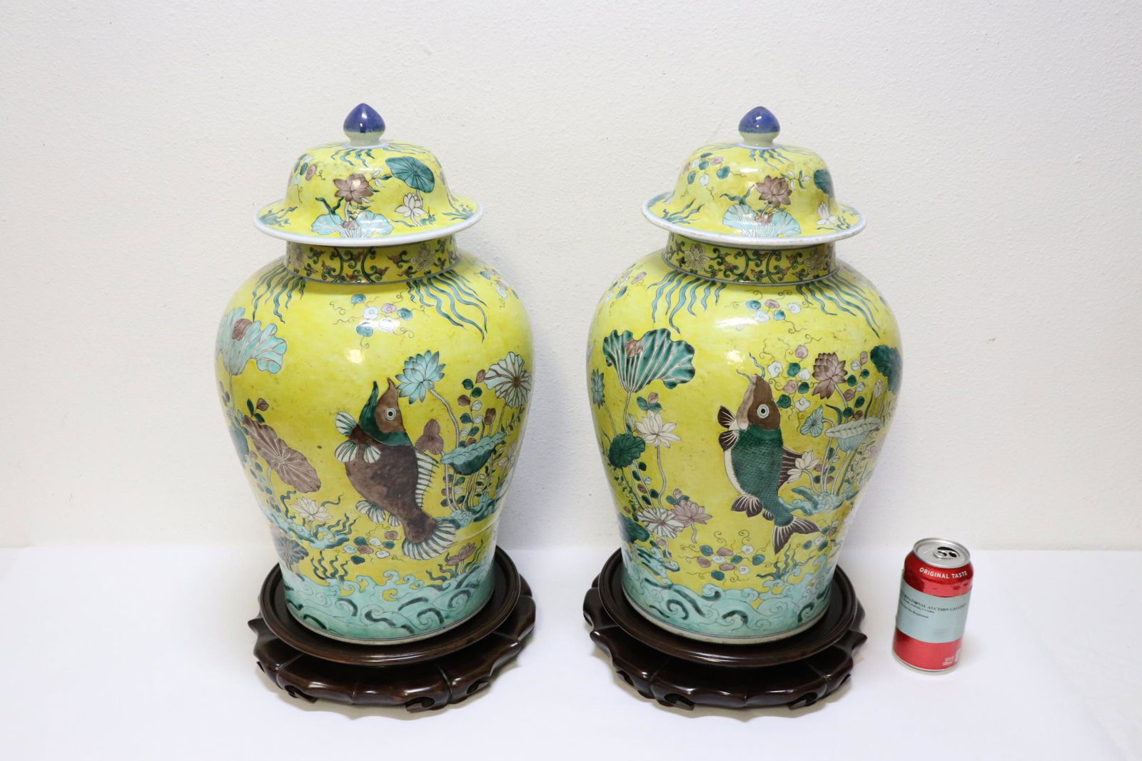 Pair Chinese vintage famille rose large covered jar (1 of 10)