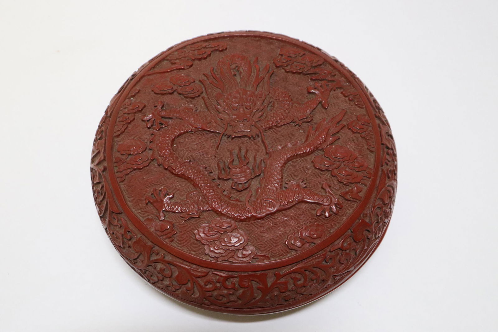 Chinese vintage cinnabar covered box (1 of 11)