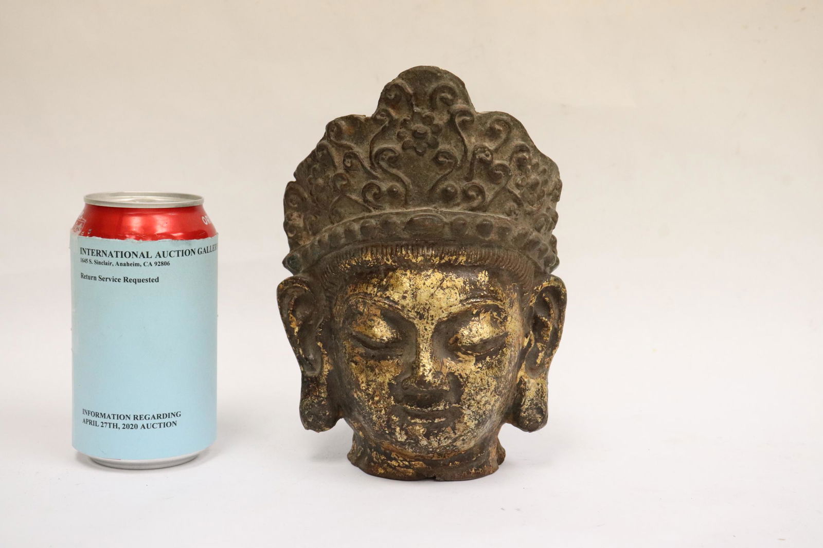 An important Chinese antique gilt bronze sculpture (1 of 18)