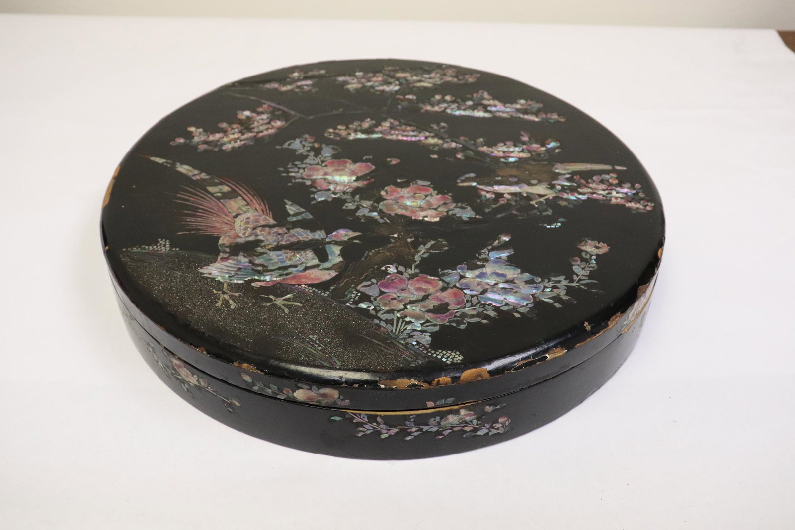 Chinese antique lacquer box with MOP inlaid (1 of 10)