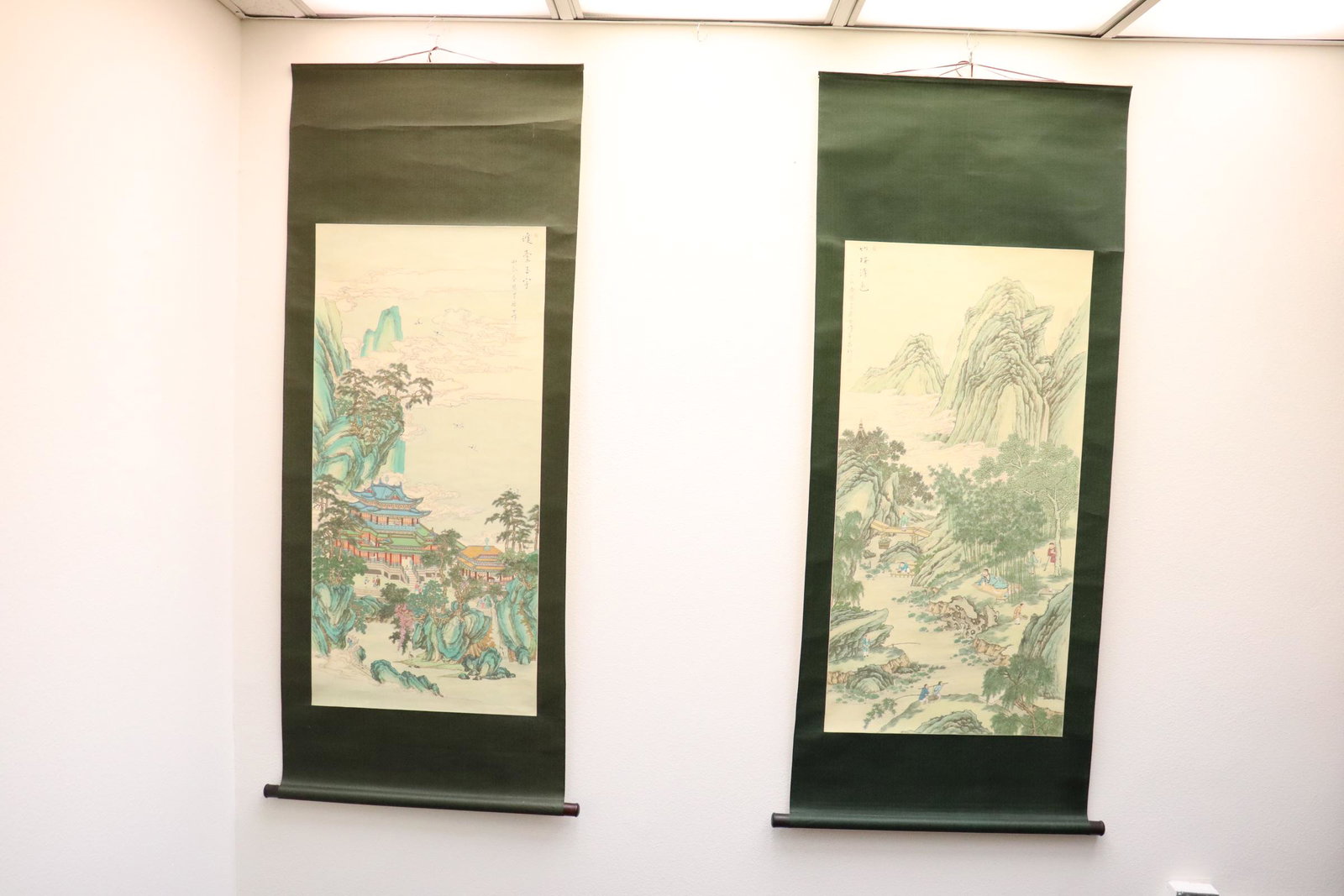 2 Chinese print scrolls (1 of 10)