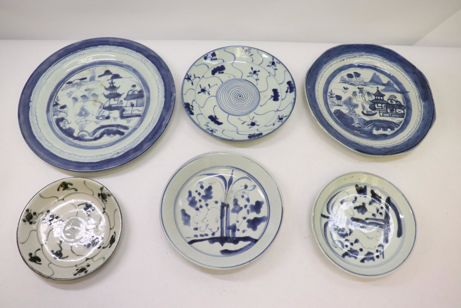 6 Chinese 18th/19th c. blue and white plates (1 of 9)