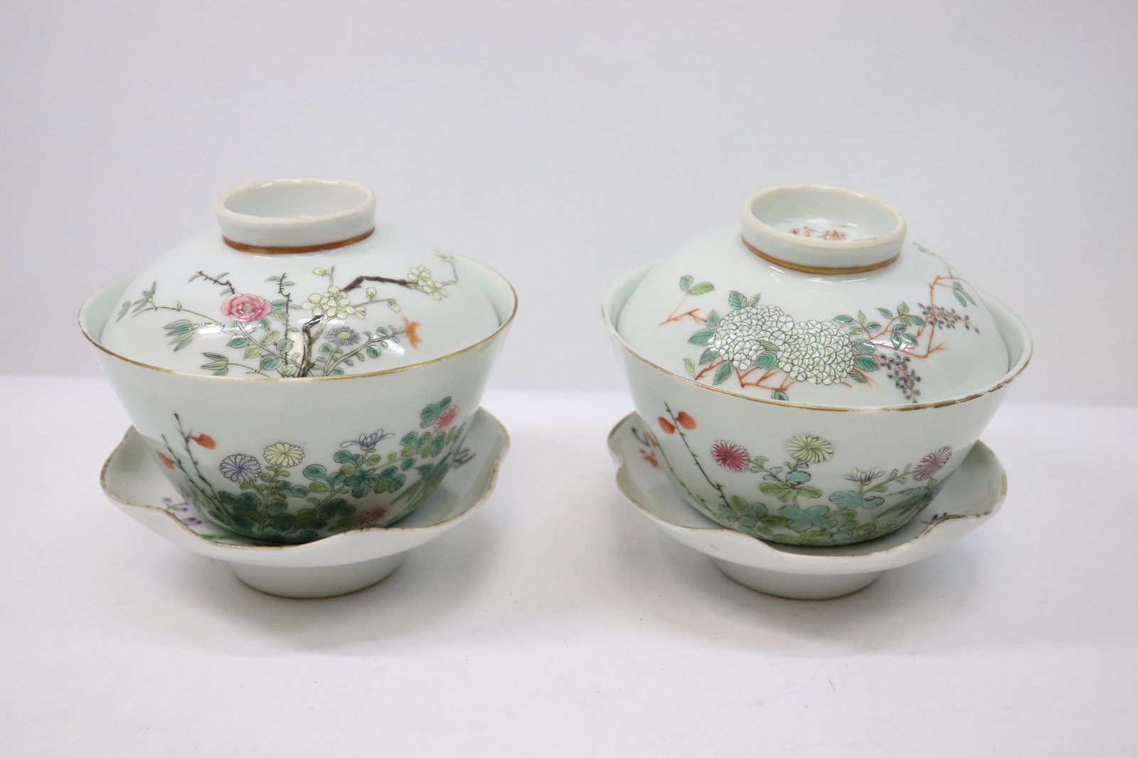 Pair Chinese antique porcelain covered bowls (1 of 10)