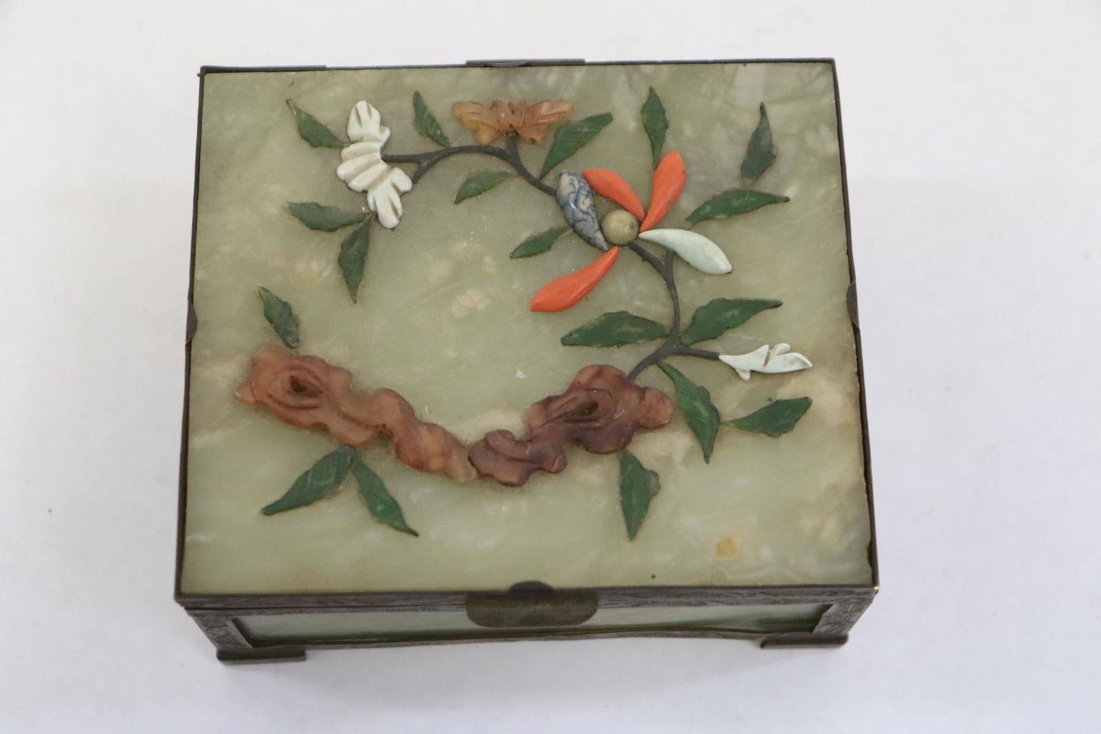 Chinese antique box made of jade plaques: Chinese antique box made of jade plaques with overlay jade, coral and other stones, 1.8"Hx3.8"x3.25"