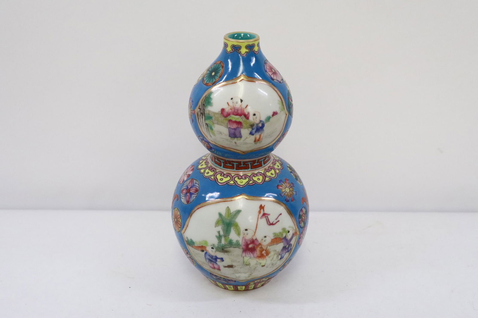 A beautiful famille rose gourd shape vase (1 of 10)