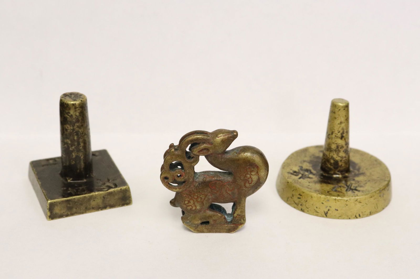 3 Chinese bronze seals (1 of 10)