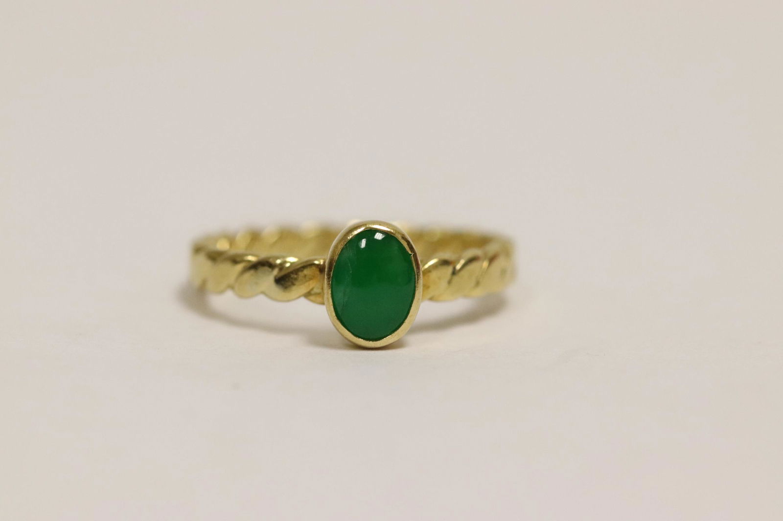 18K Y/G ring with brilliant apple green jadeite (1 of 6)
