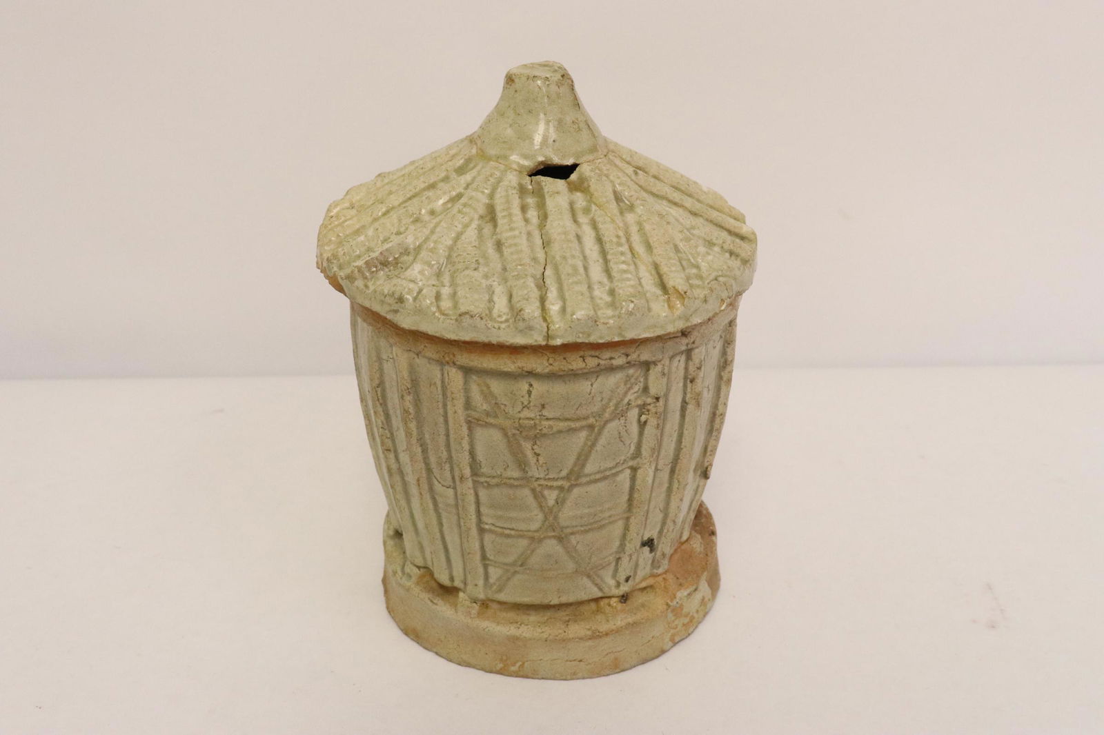 Chinese Song dynasty pottery covered jar (1 of 9)
