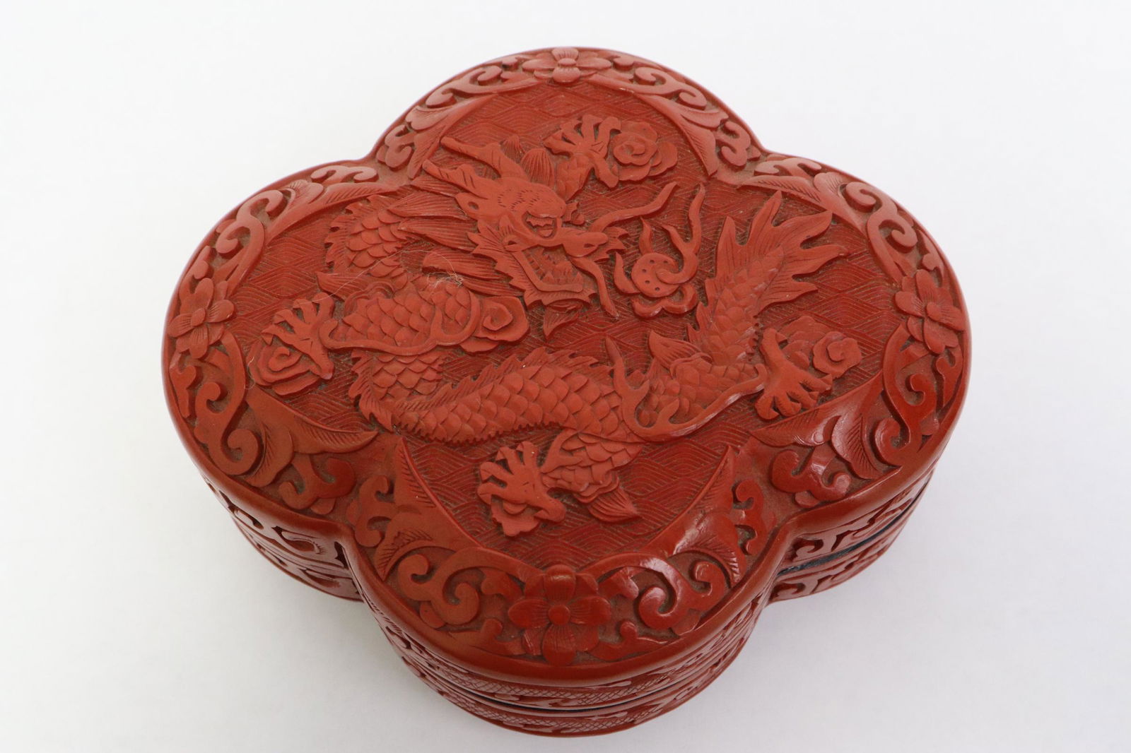 Chinese cinnabar covered box (1 of 8)