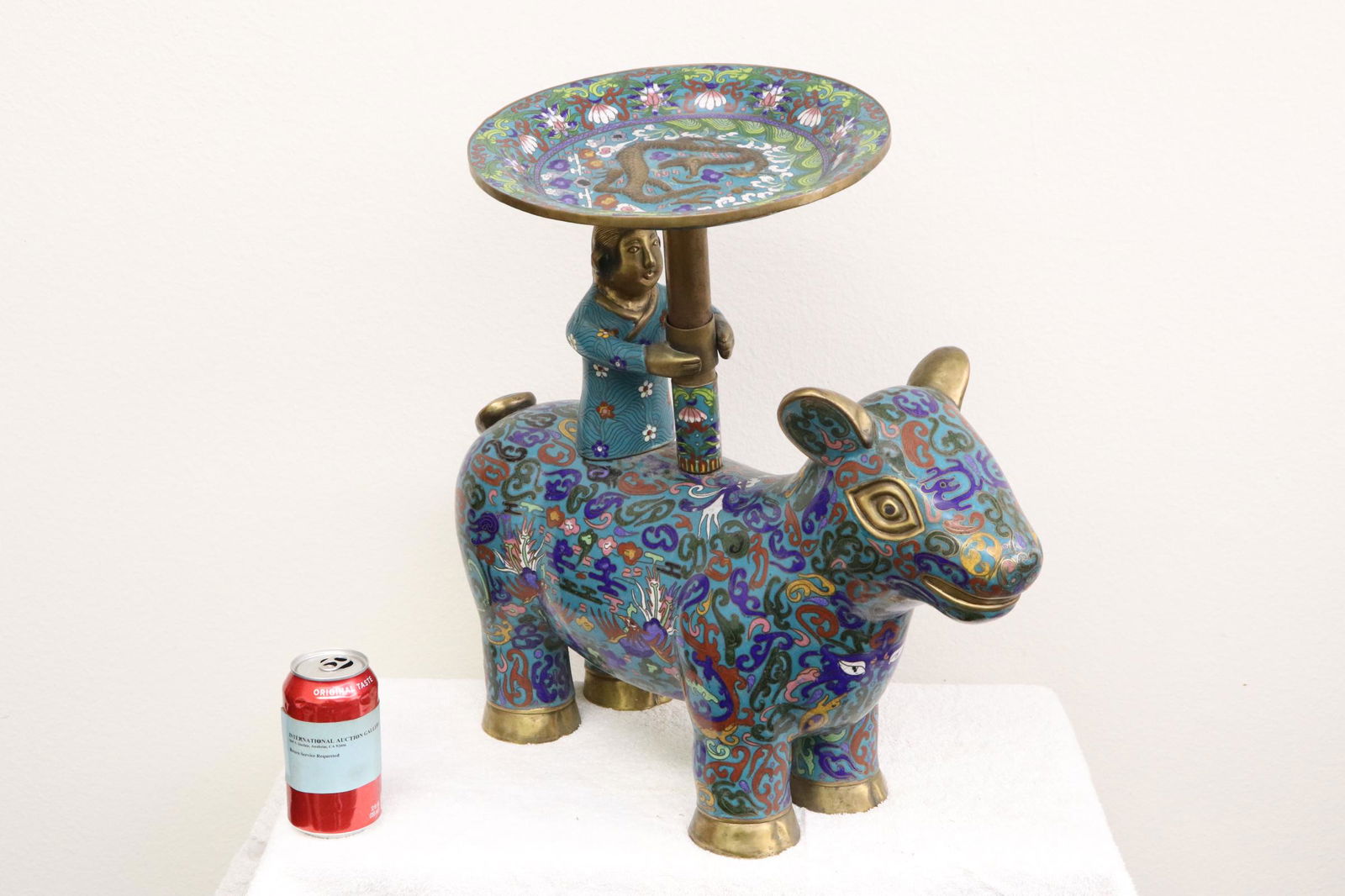 A large Chinese cloisonne ornament (1 of 10)