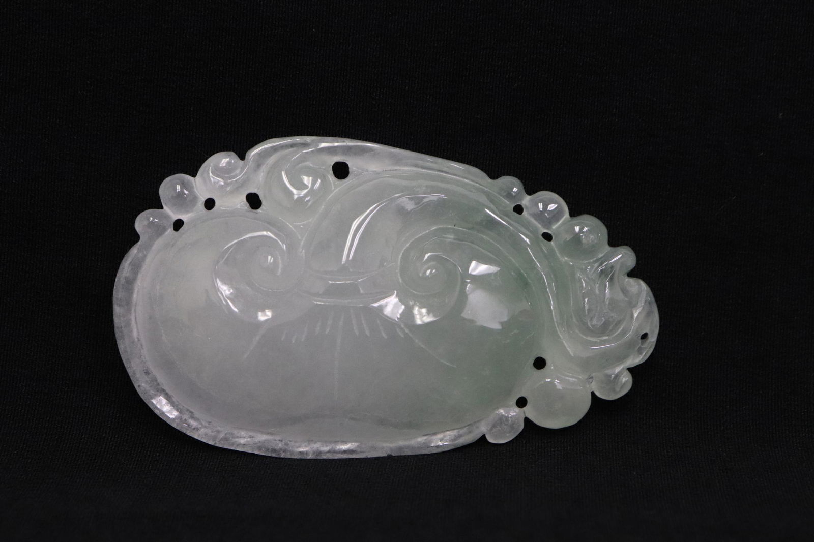 Fine Chinese jadeite like stone carved ornament (1 of 10)