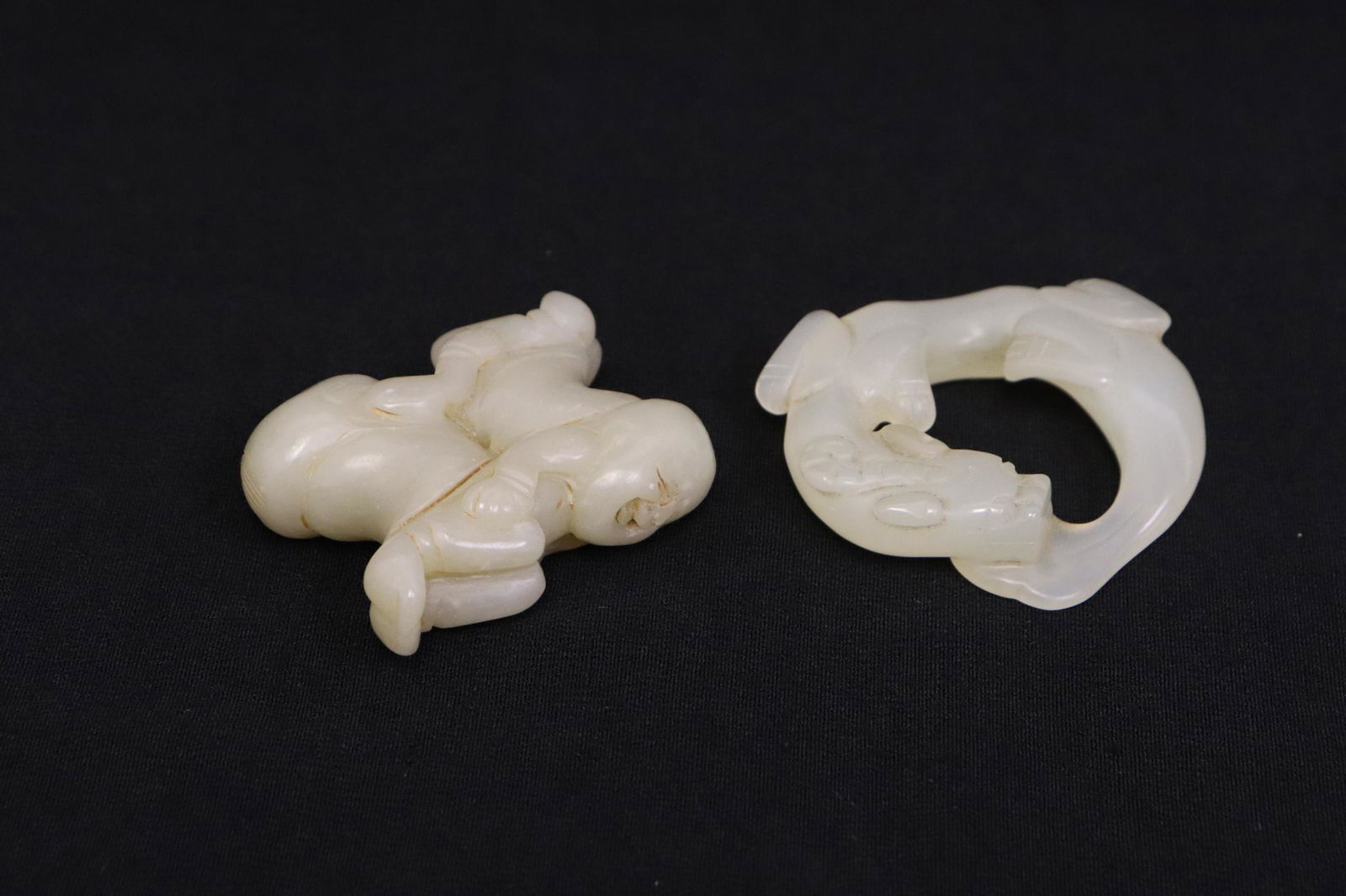 2 Chinese white jade carved ornaments (1 of 10)