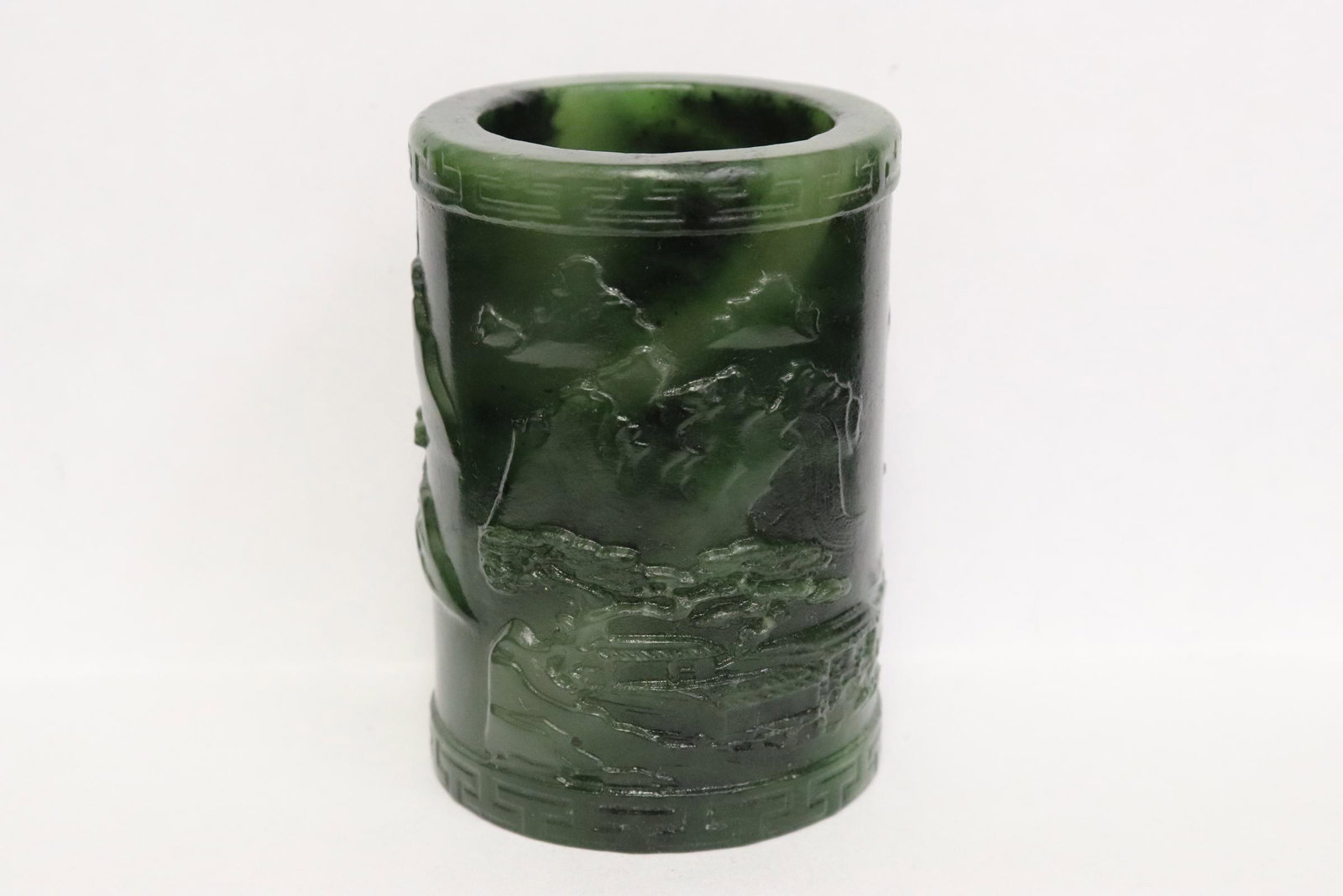 Chinese green jade carved pen holder: Chinese green jade carved pen holder, 3.1"Hx2.15"dia