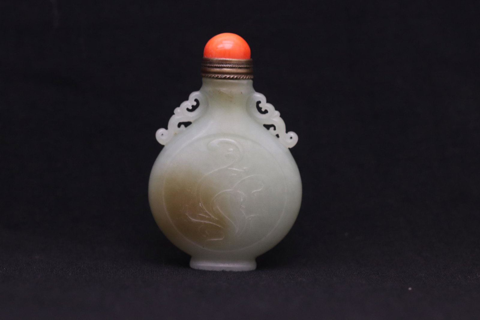 Chinese jade carved snuff bottle (1 of 10)