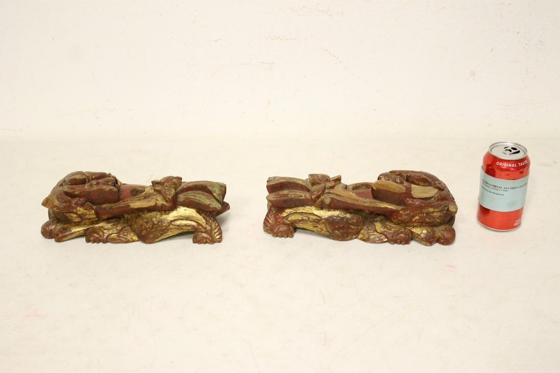 Pair Chinese antique gilt wood fulion: Pair Chinese antique gilt wood fulion, 10.75"x4.9"x3.85" each