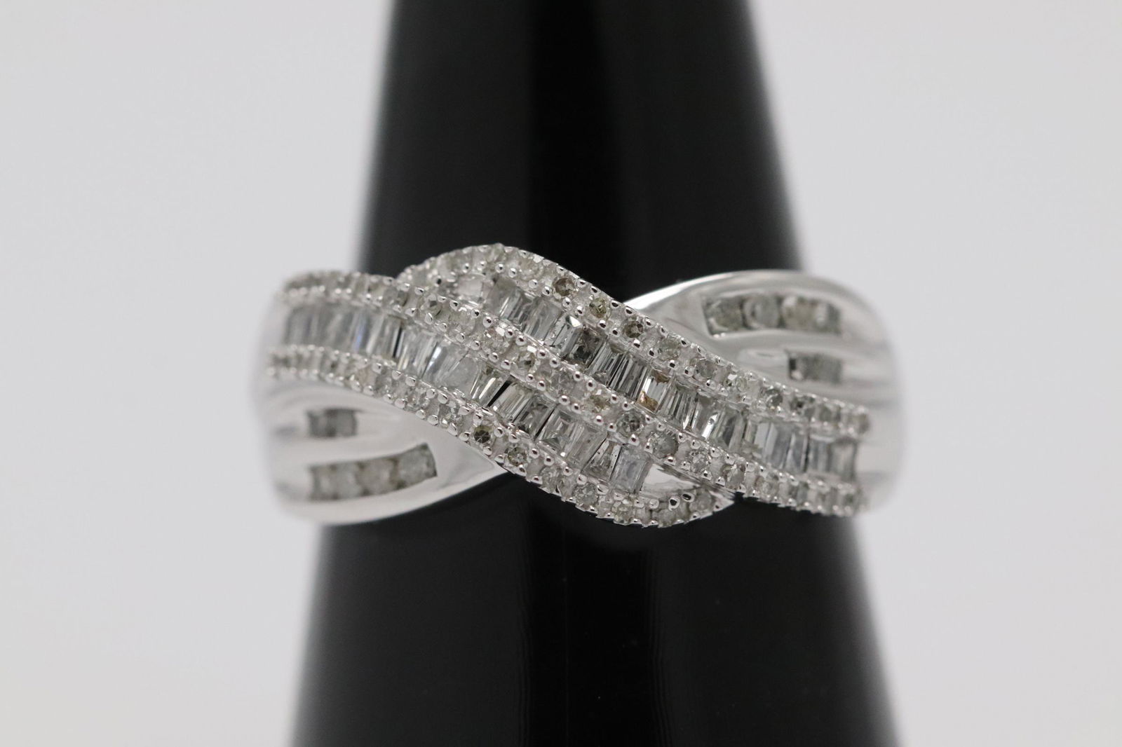 A 10K W/G ring set with round baguette diamonds (1 of 10)
