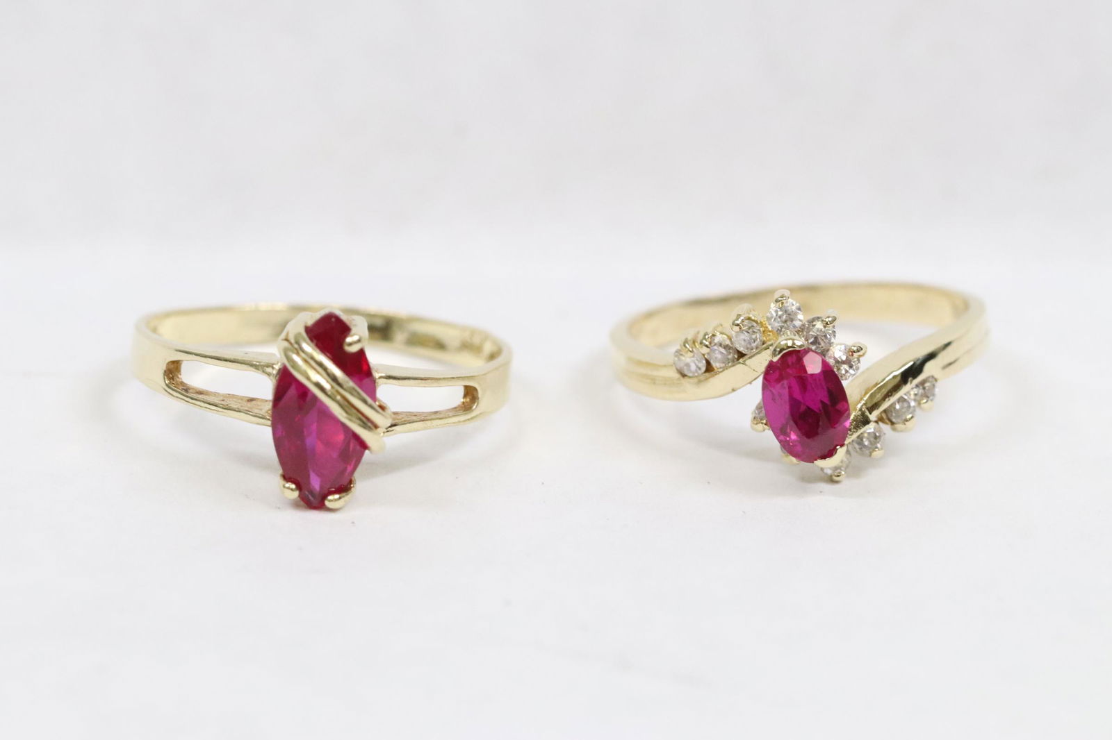 Two 14K Y/G ring set with red stone (1 of 10)