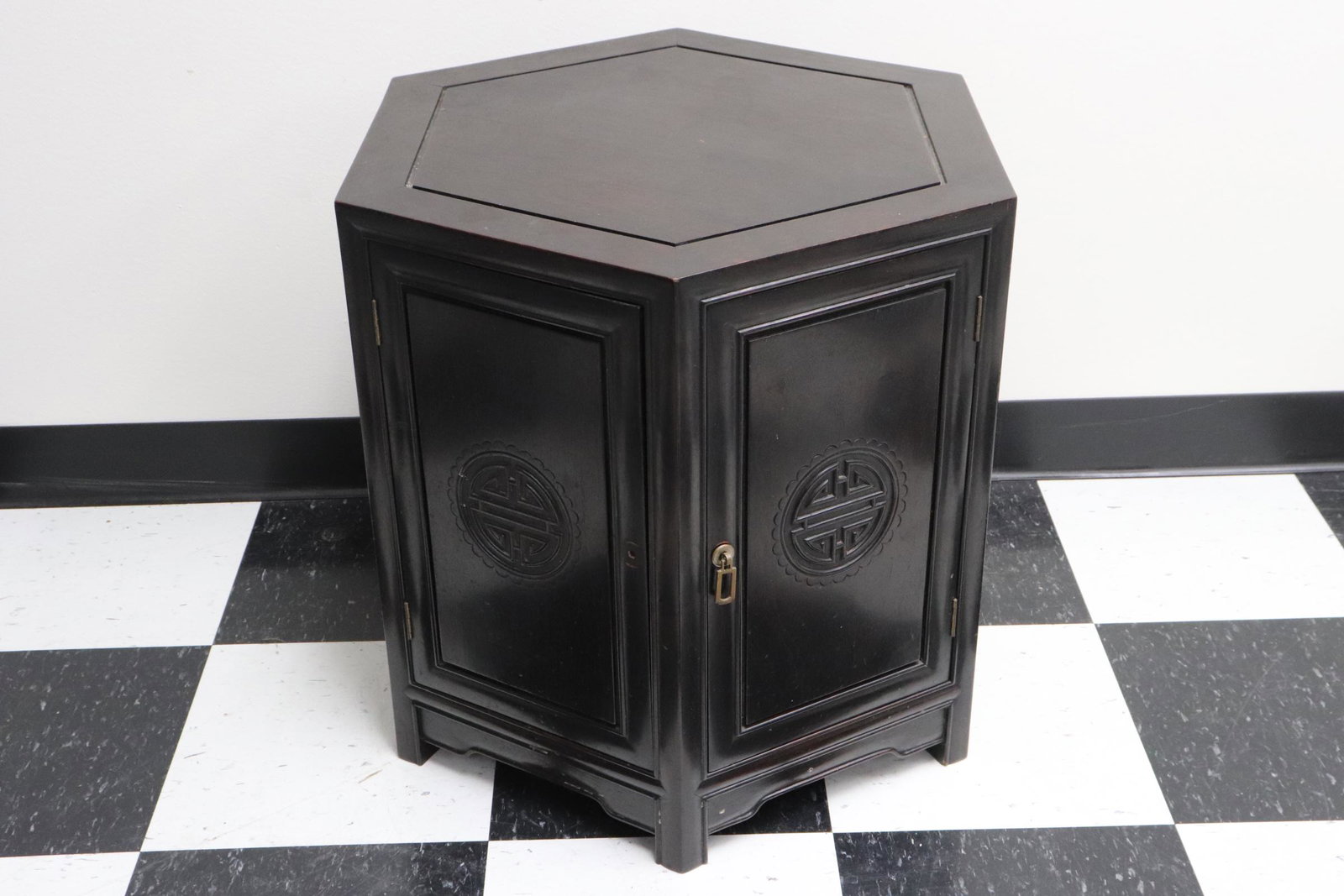 Chinese rosewood hexagonal side cabinet: Chinese rosewood hexagonal side cabinet, 22"Hx24.1"dia
