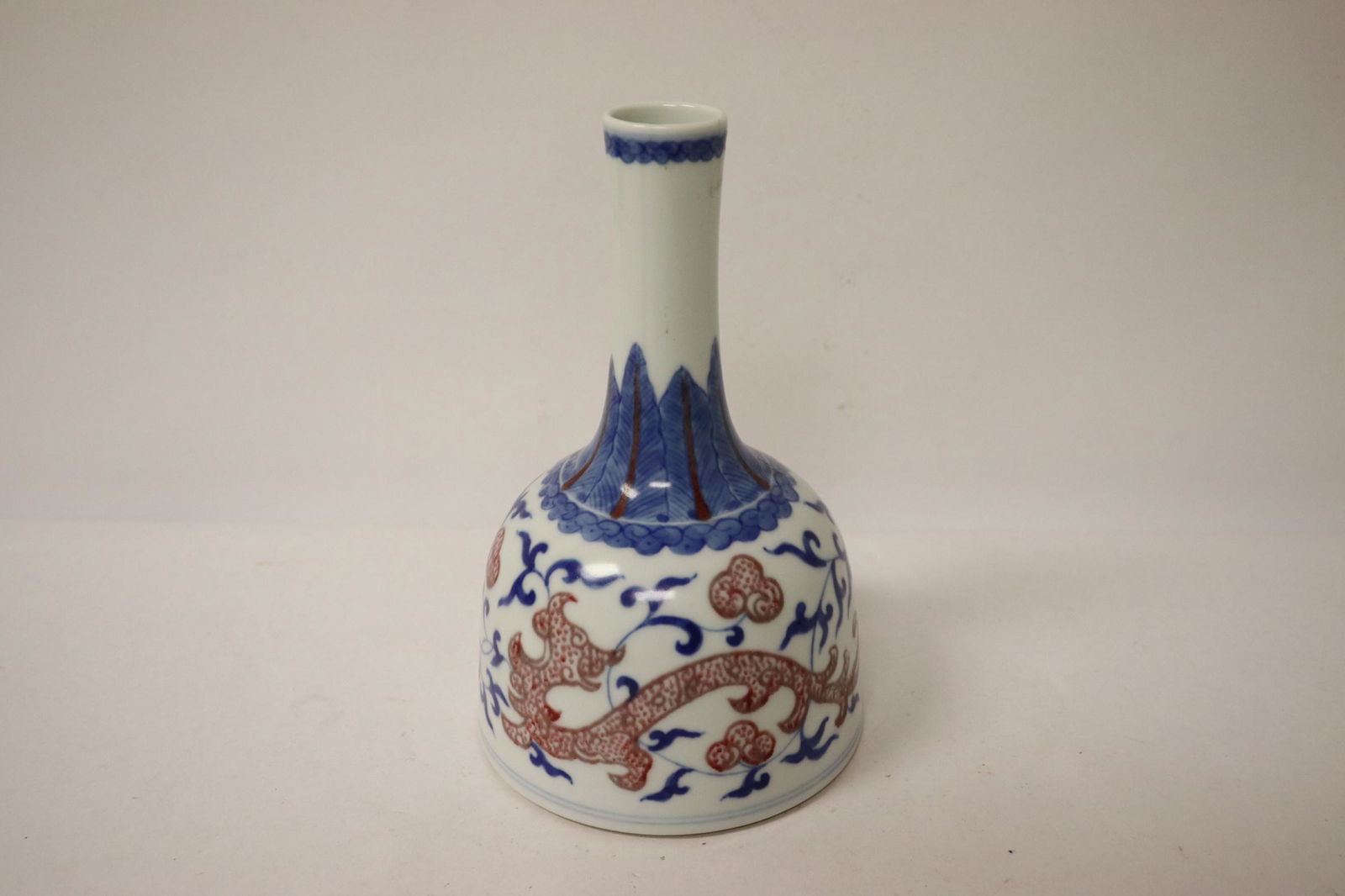 Chinese wucai porcelain bottle vase (1 of 10)