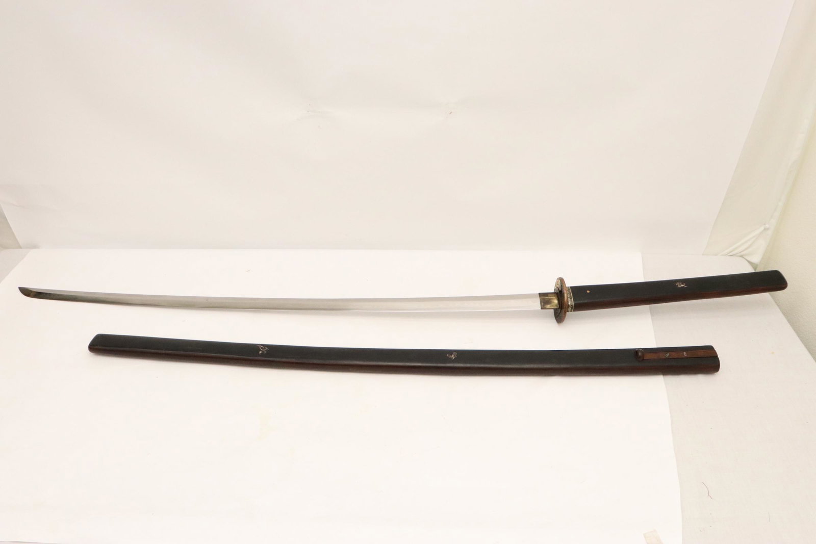 A vintage very long Japanese samurai sword (1 of 13)