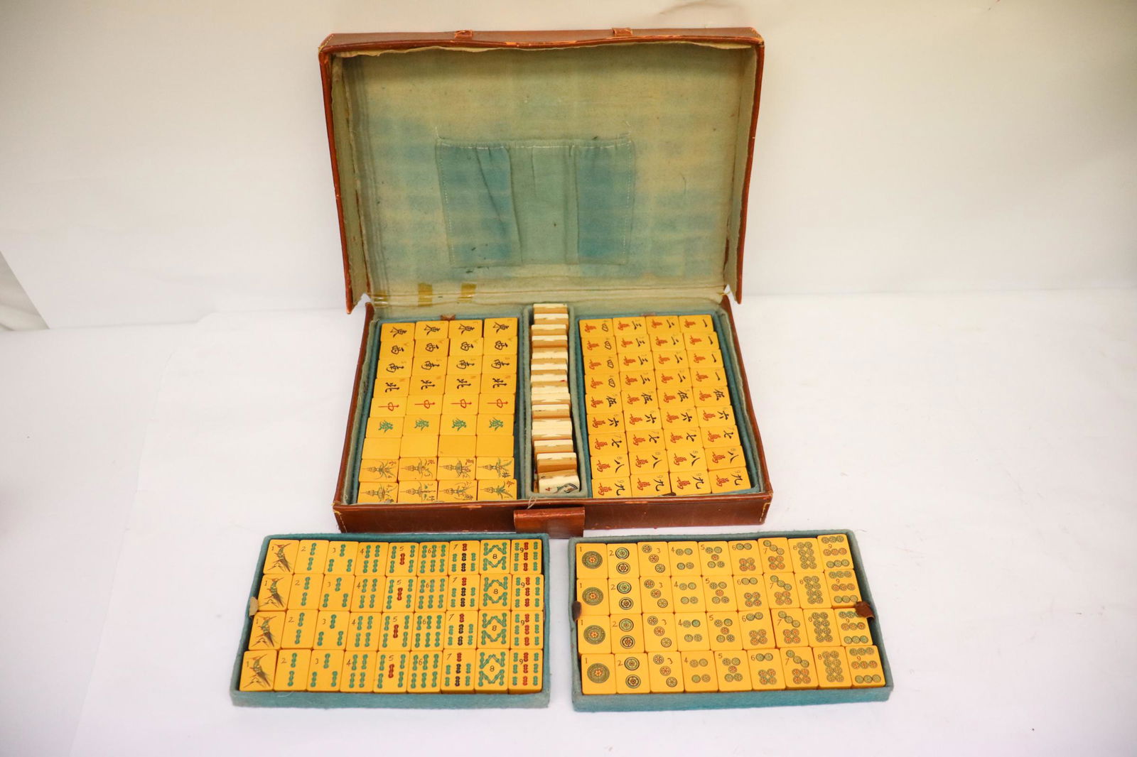 Chinese vintage mahjong set with leather case (1 of 9)