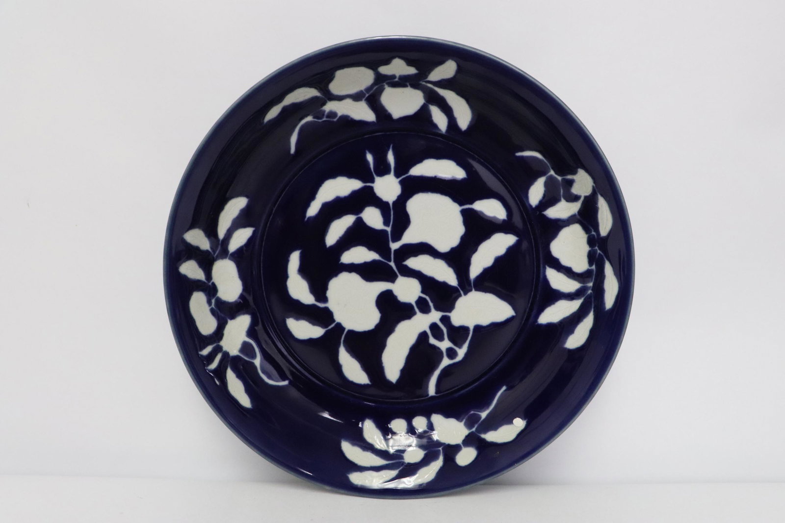 Fine Chinese white on blue charger: Fine Chinese white on blue charger (minor chip on rim) 2.45"Hx12.75"dia