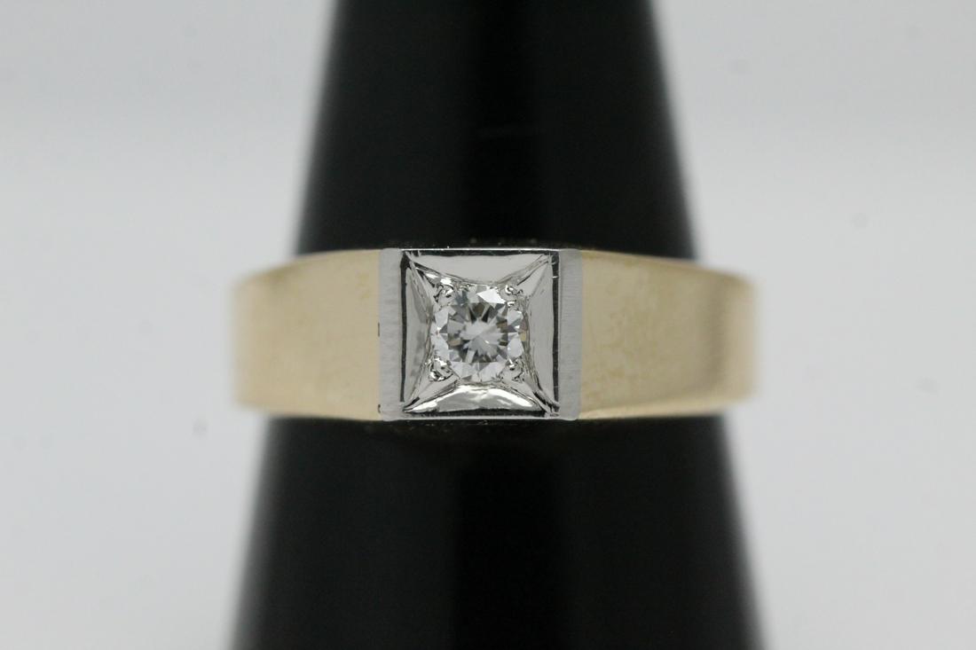 A fine 14K Y/G diamond ring (1 of 10)