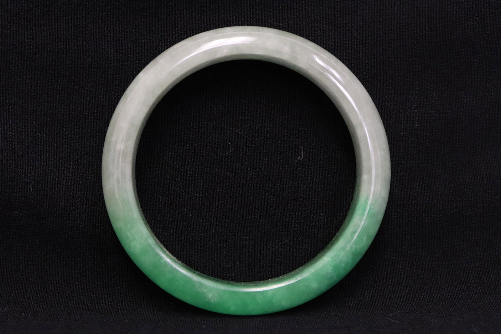 Chinese jadeite like bangle: Chinese jadeite like bangle, 0.55"x3.1"od(2.4"id)