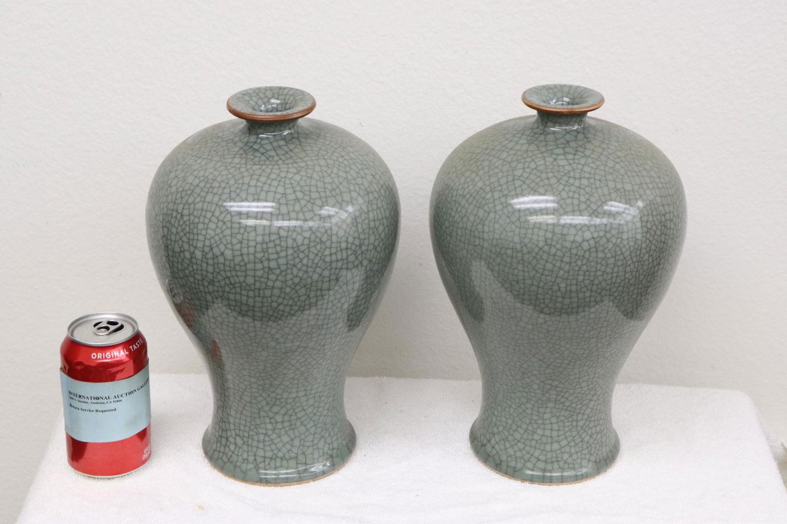 Pair Chinese crackleware vases (1 of 10)