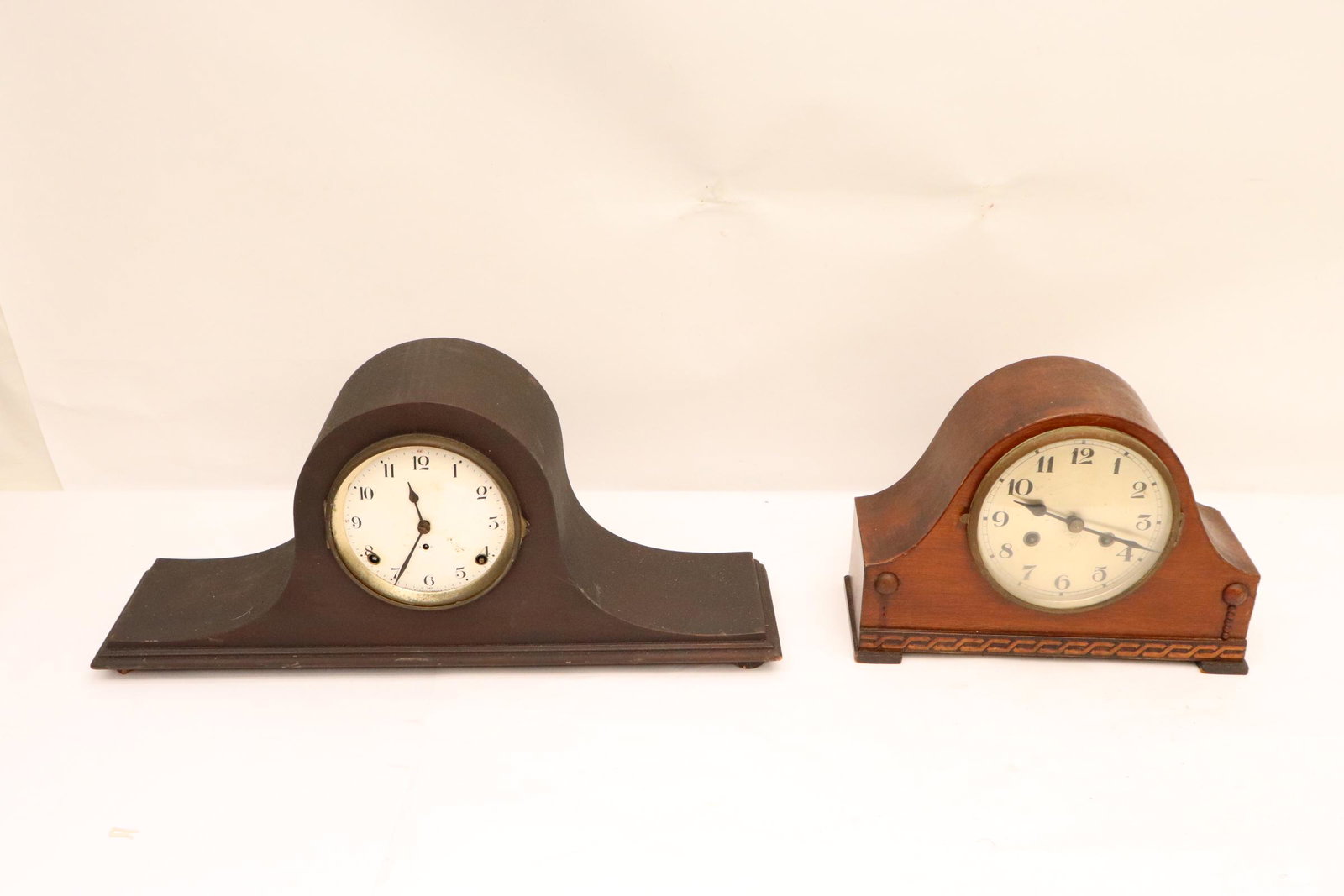 2 antique keywind shelf clocks (1 of 11)