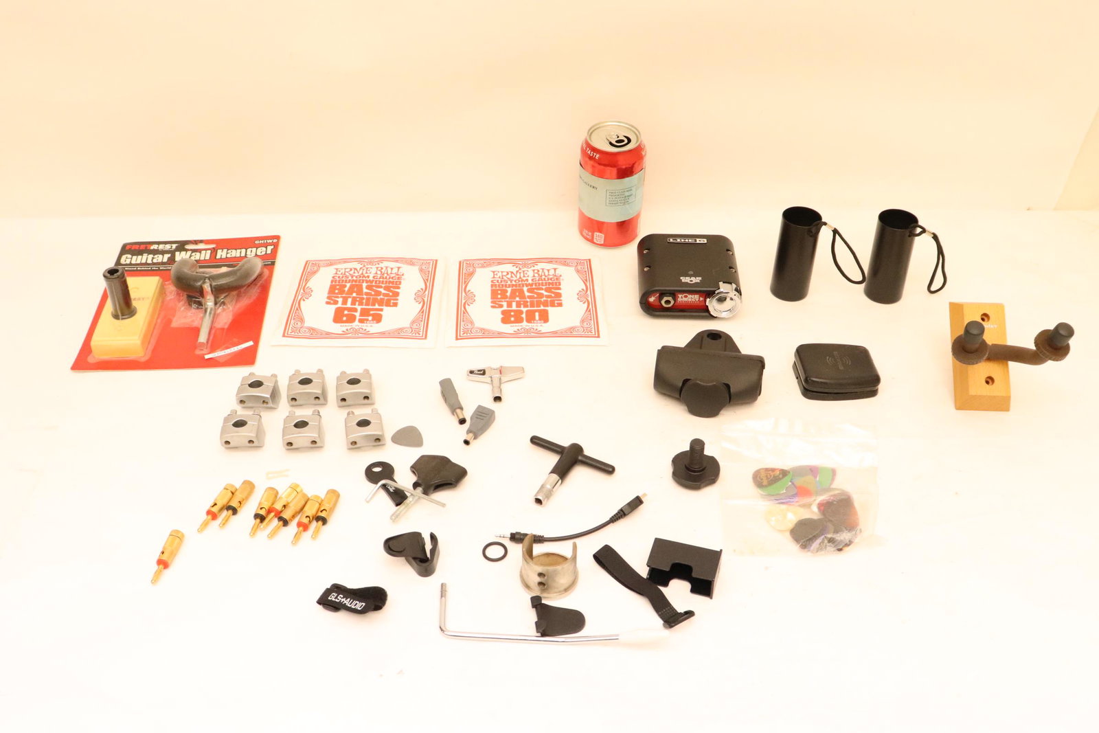 Lot of guitar accessories (1 of 9)