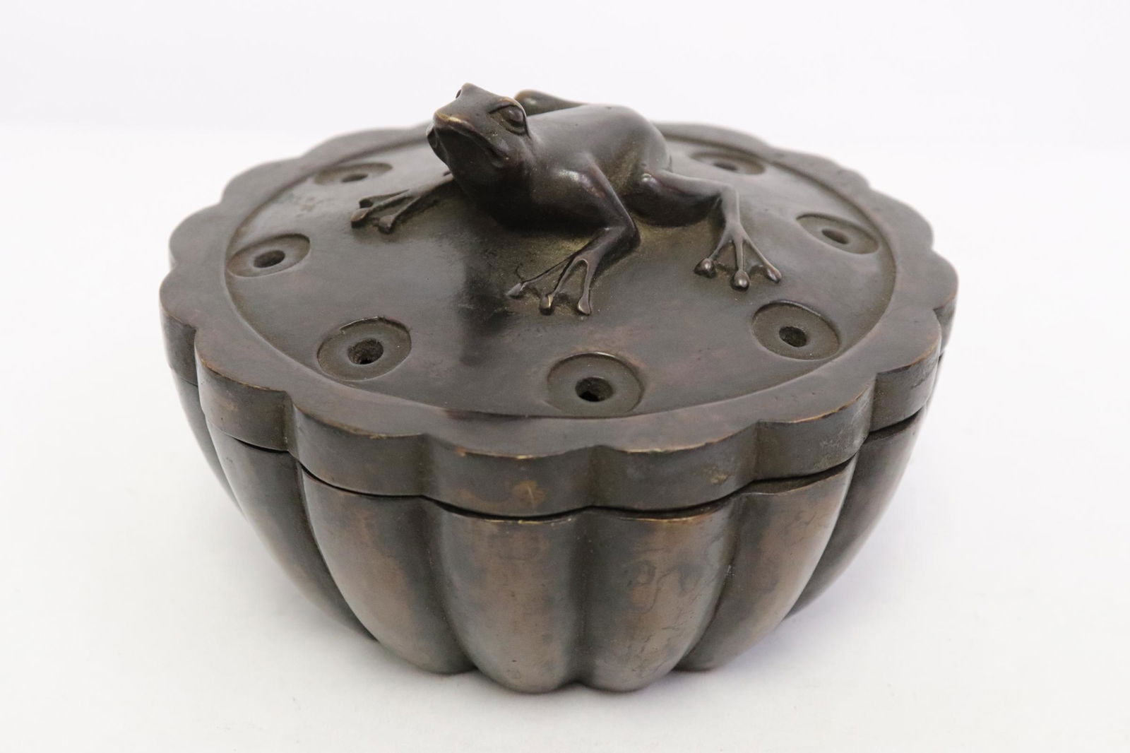 Very interesting bronze censer (1 of 10)