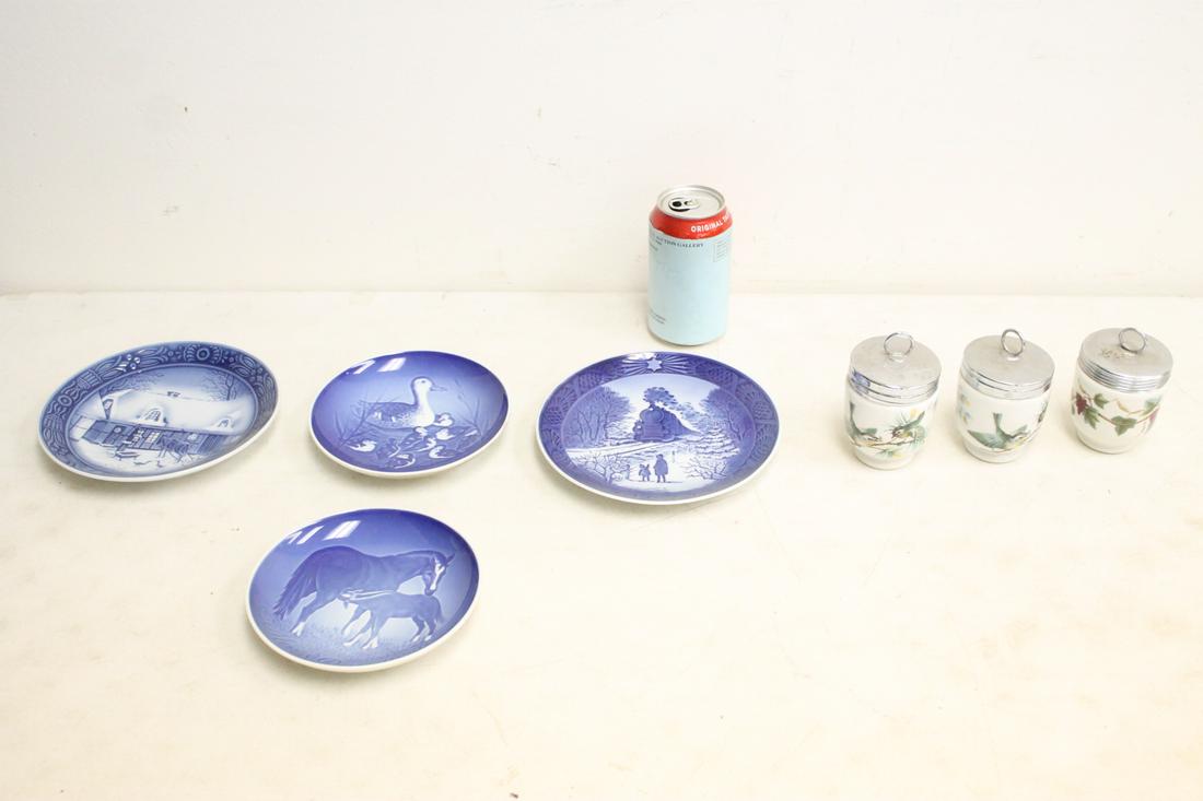 4 porcelain plates, & 3 Royal Worcester covered cups (1 of 14)